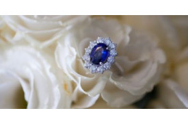 What does a sapphire engagement ring mean?